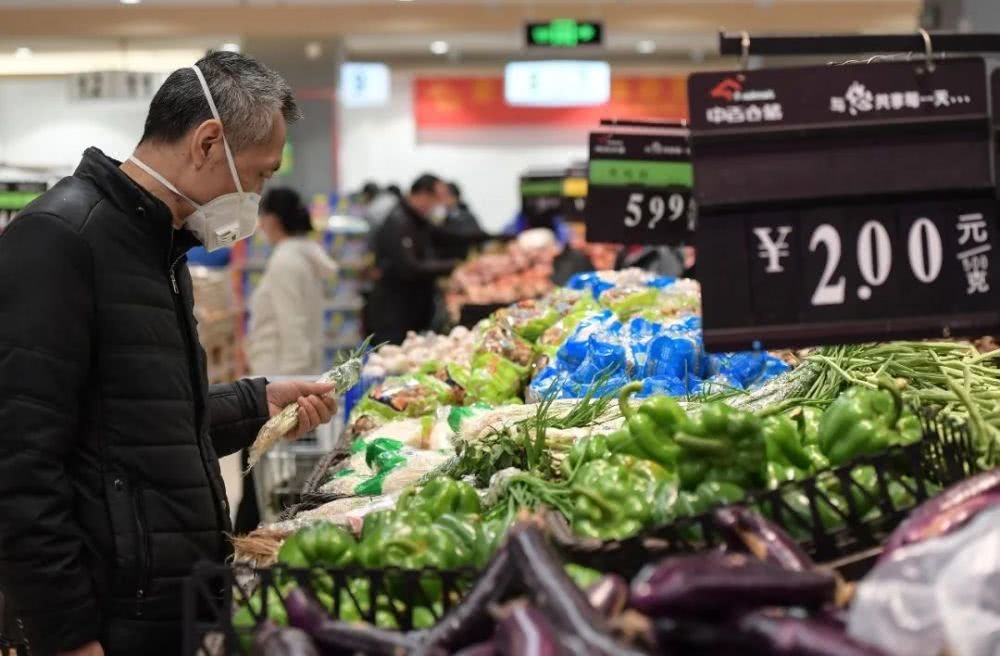 疫情中，一個中產(chǎn)家庭能撐多久？